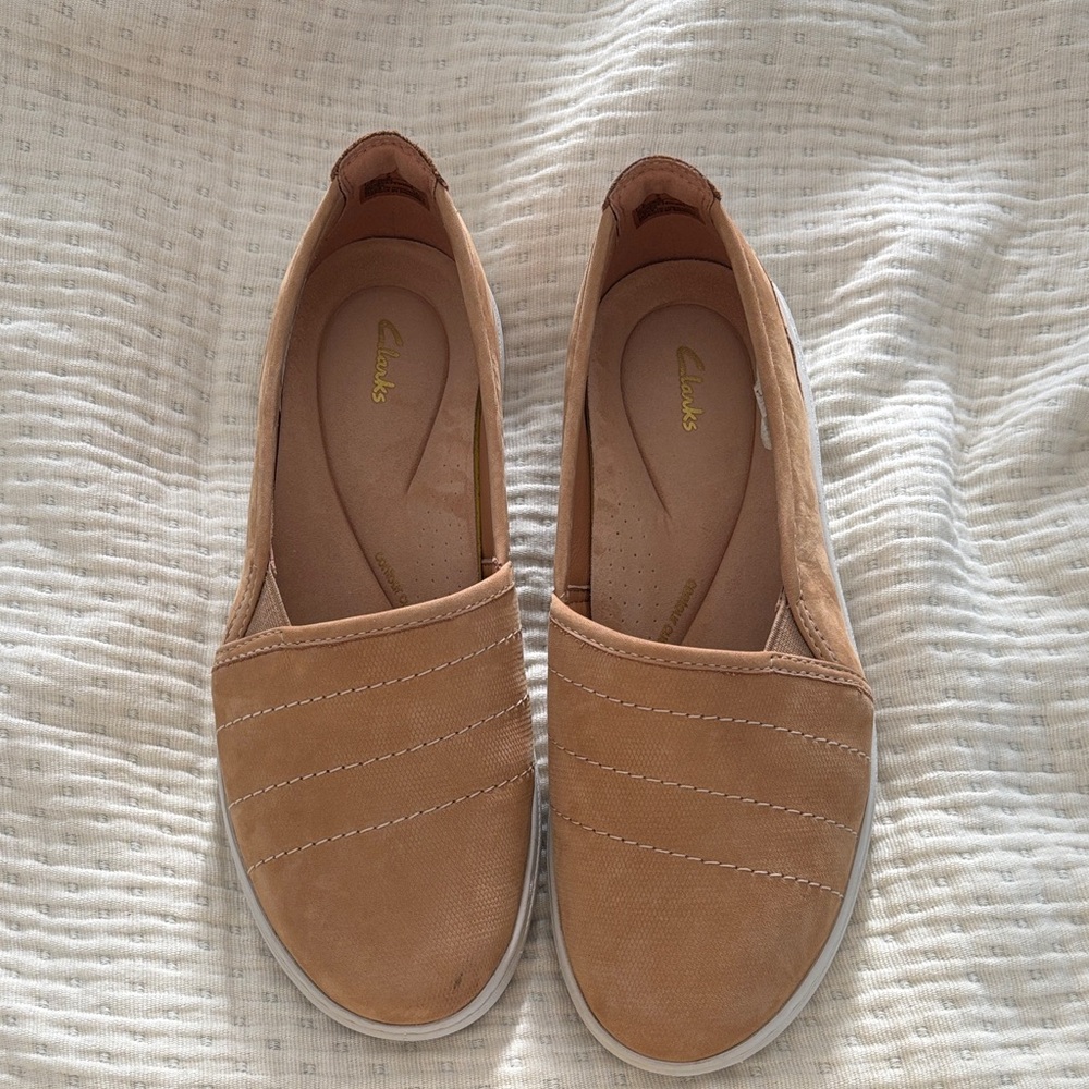 Clark’s Leather Contour Cushion Shoe